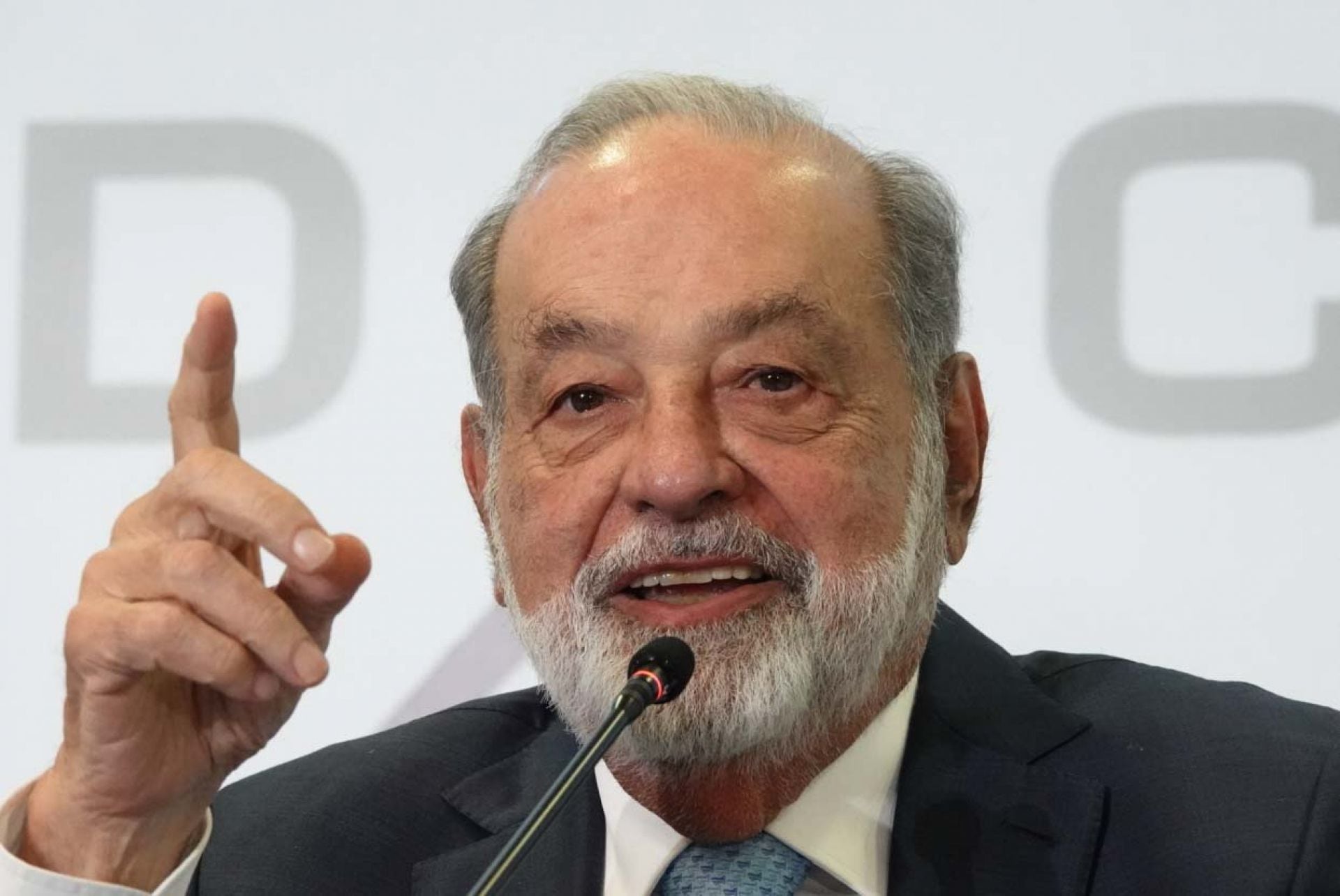 Carlos Slim hace una sugerencia a Altán de CFE; así debería operar