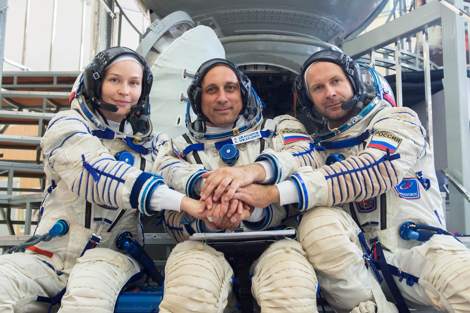 Actriz y cineasta rusos que filmarán película en el espacio