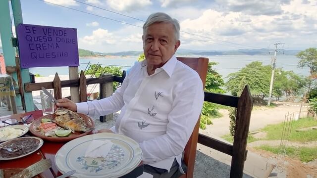 En su visita a Chiapas, AMLO decidió comer Tenguayaca