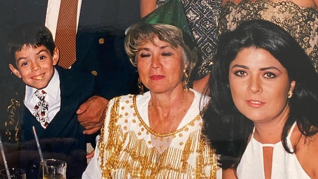 Victoria Ruffo junto a su hijo y mamá