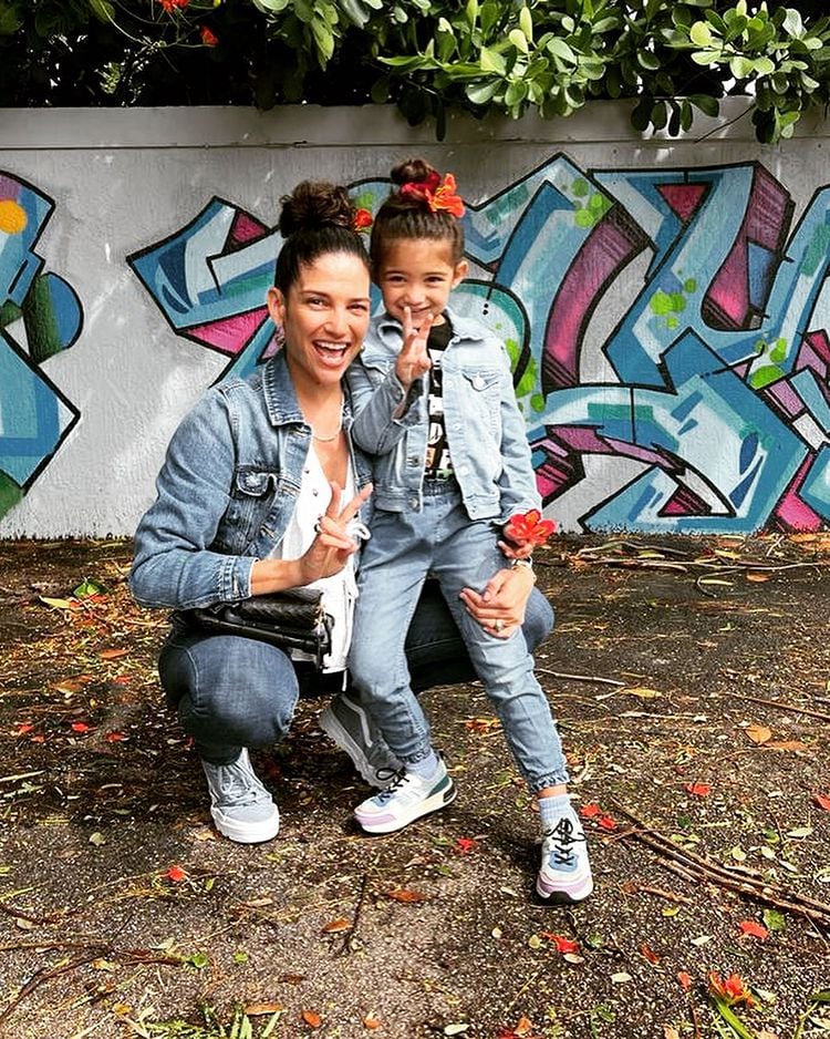 Natalia Jiménez y su hija Alessandra.