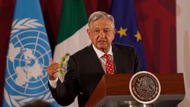 Andrés Manuel López Obrador. Inconformidad de intelectuales.