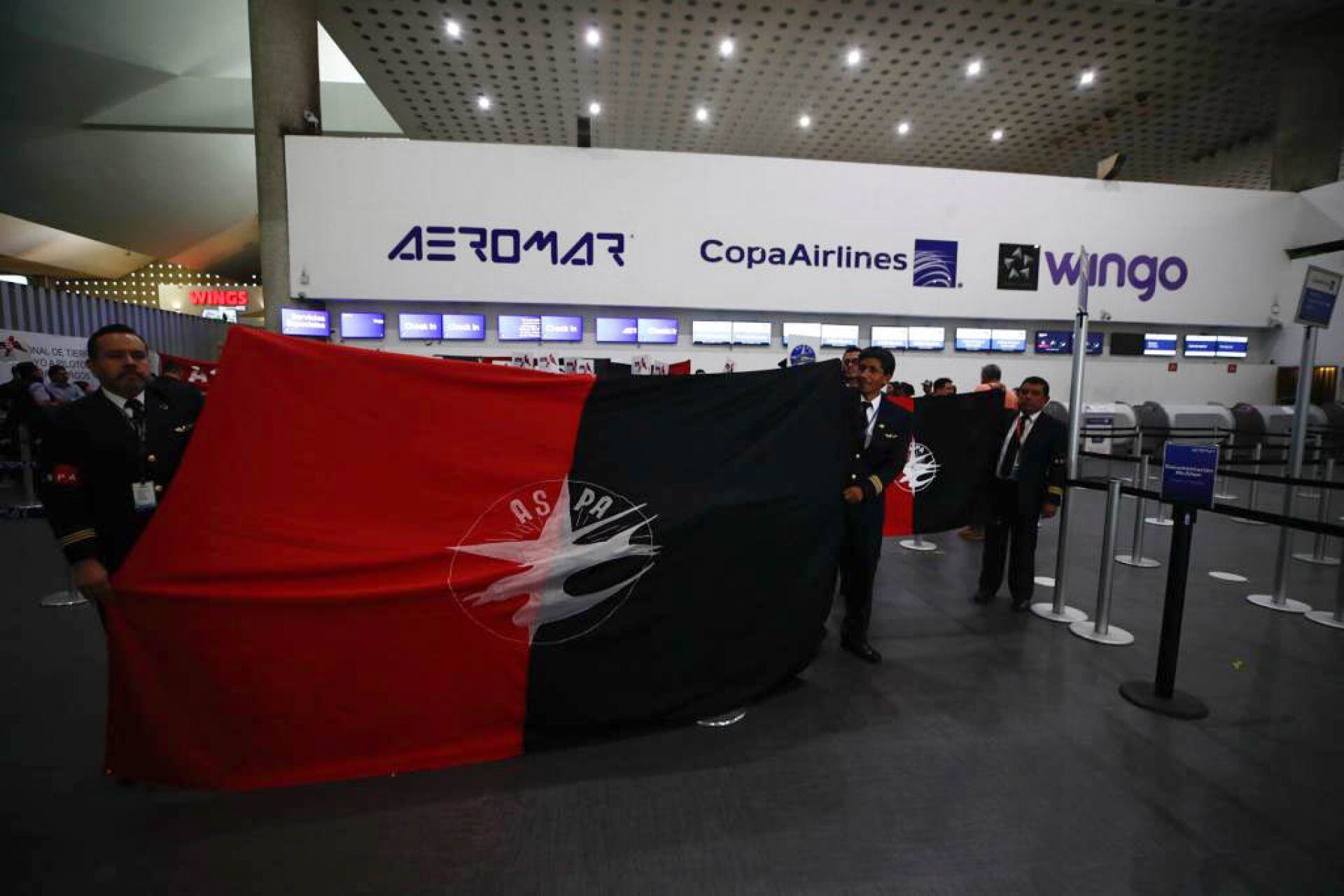 Huelga de trabajadores de Aeromar