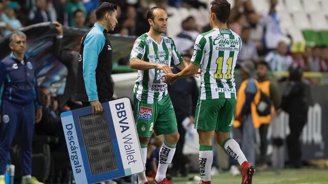 Donovan ingresó de cambio por Andrés Andrade