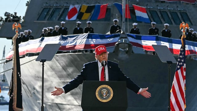 Donald Trump vuelve a imitar a Sheinbaum al hablar del Golfo de América