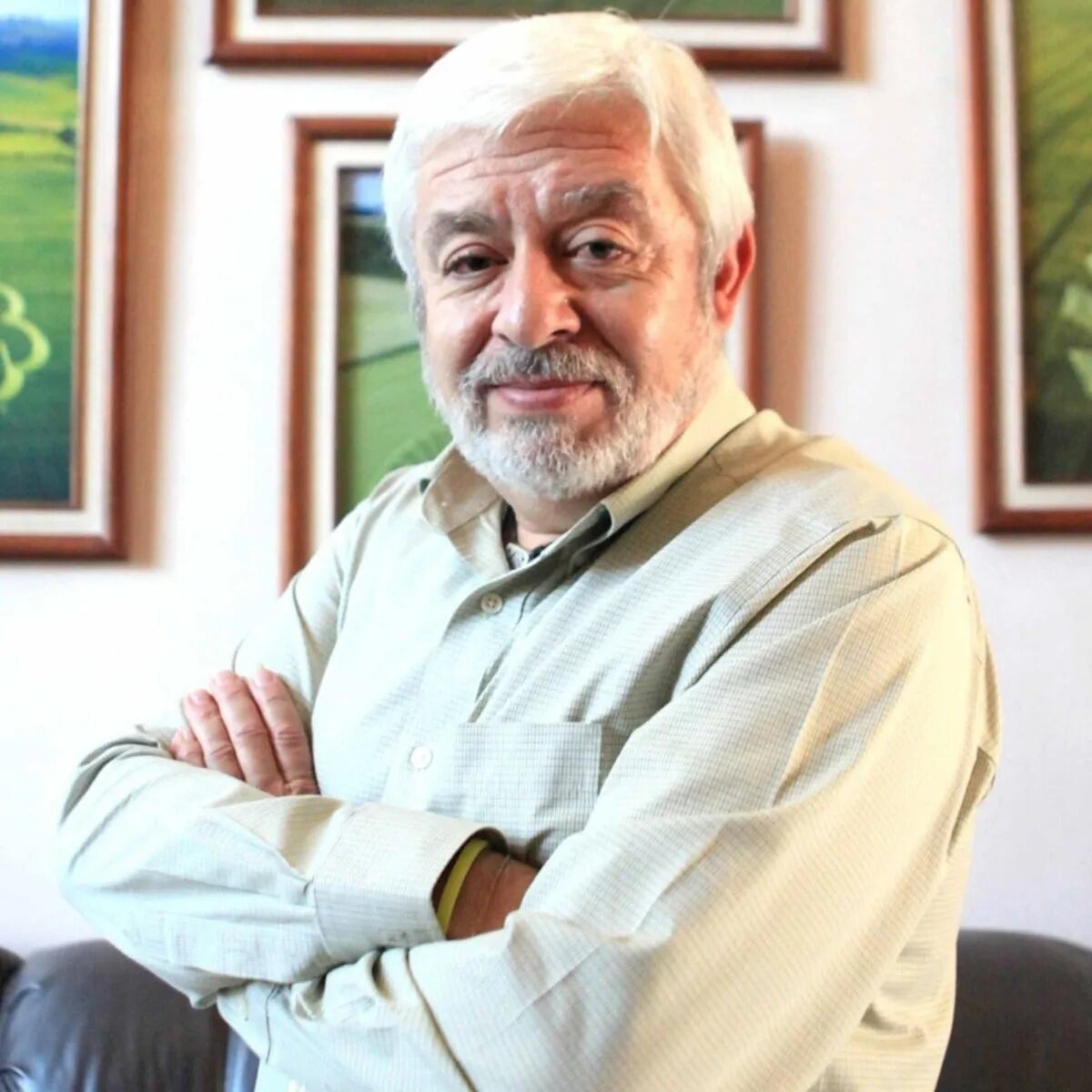 Jaime Maussan celebra la recuperación de los objetos derribados