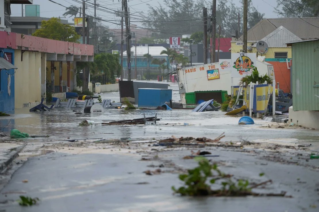 Huracán Beryl en Grenada, Granadas e Isla Carriacou