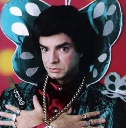 Personaje Julio Esteban de Eugenio Derbez