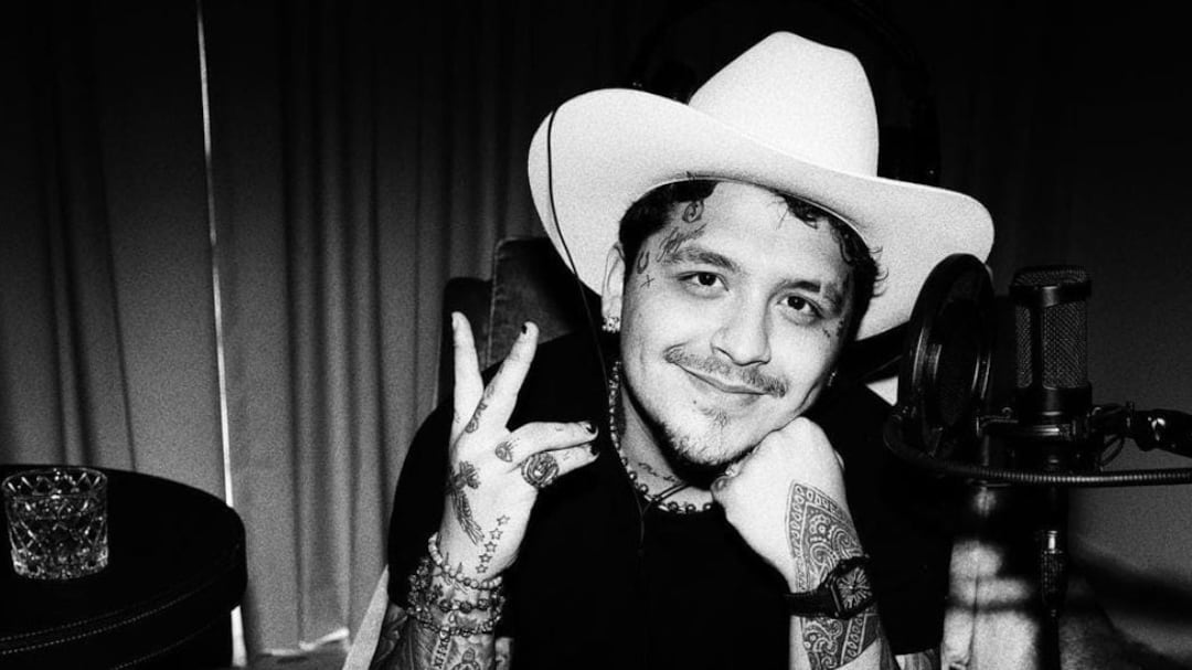 Universal Music demanda a Sony Music por contrato con Christian Nodal