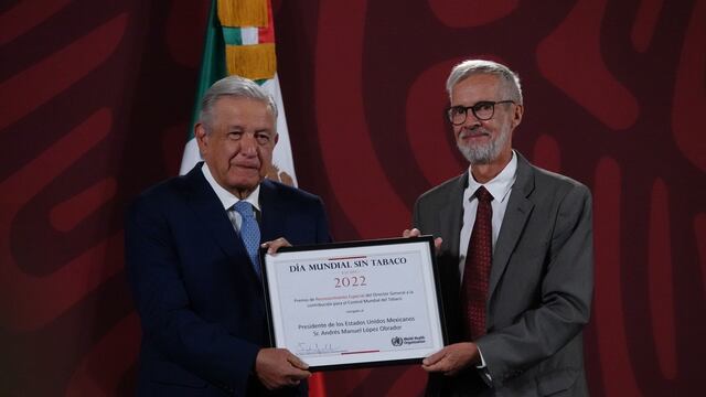 Premio de la OMS a AMLO