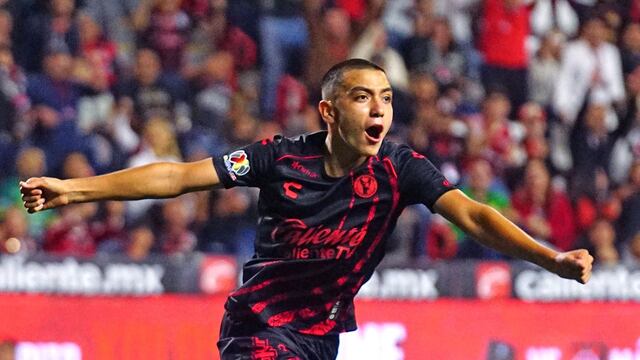 Gilberto Mora con Xolos de Tijuana.