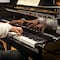 12 inspiradoras frases para dedicar a tus amigos músicos en el Día del Compositor