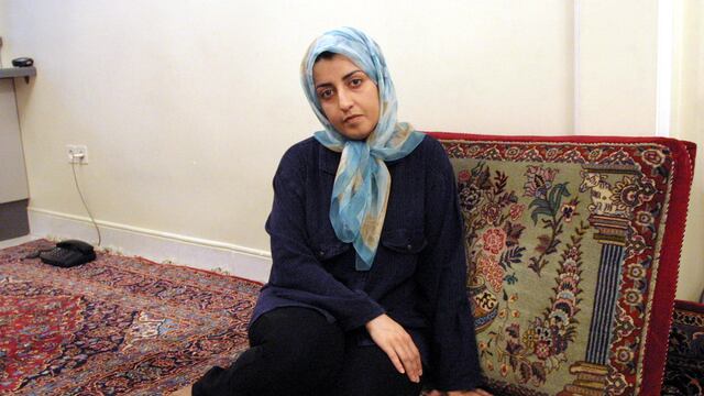 ¿Quién es Narges Mohammadi? El Premio Nobel de la Paz 2023 que está encarcelada por luchar por los derechos de la mujeres en Irán