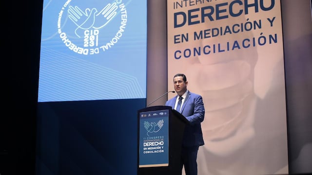 Diego Sinhue Rodríguez inaugura congreso de derecho