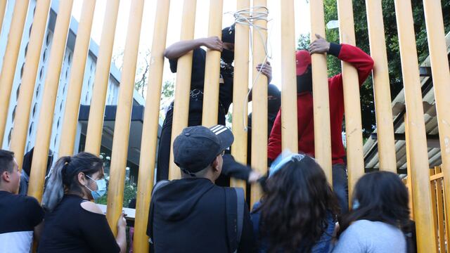Intento de recuperar las instalaciones de Prepa 9 este 29 de enero.