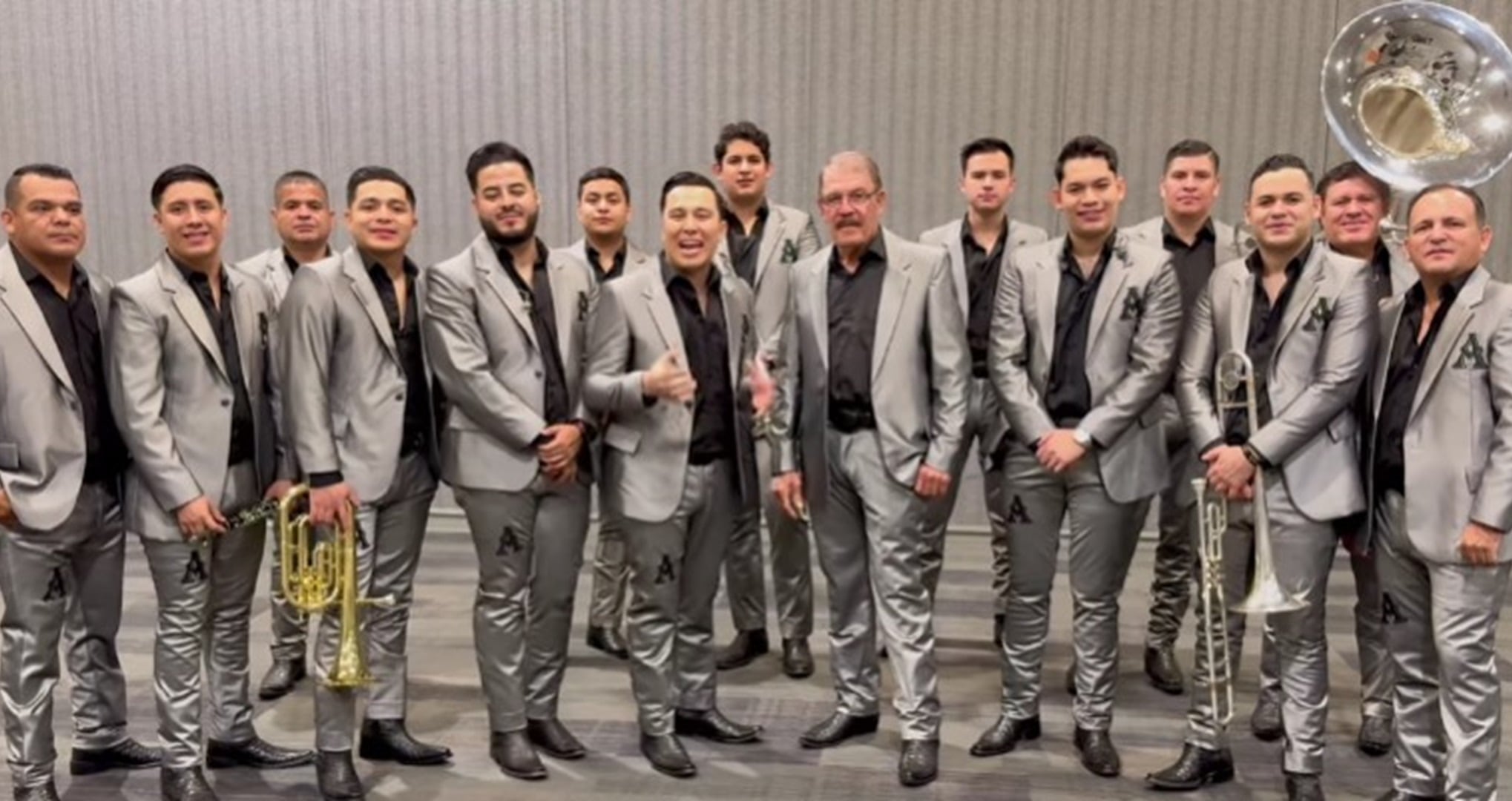 La Arrolladora Banda El Limón