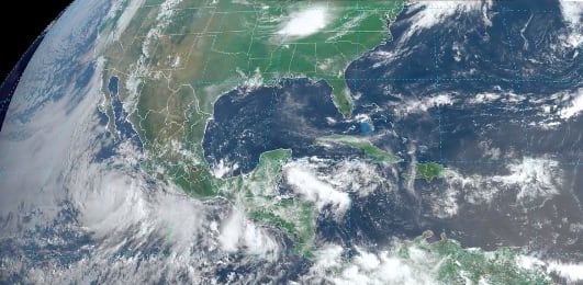 Huracán Blas visto desde satélite