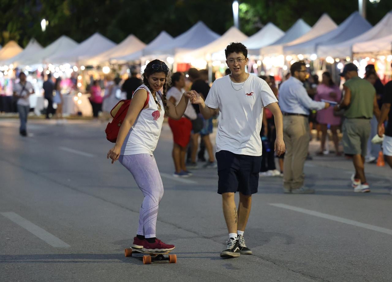 Paseo Cancunense Nocturno: así fue la primera edición en Avenida Bonampak de Cancún.