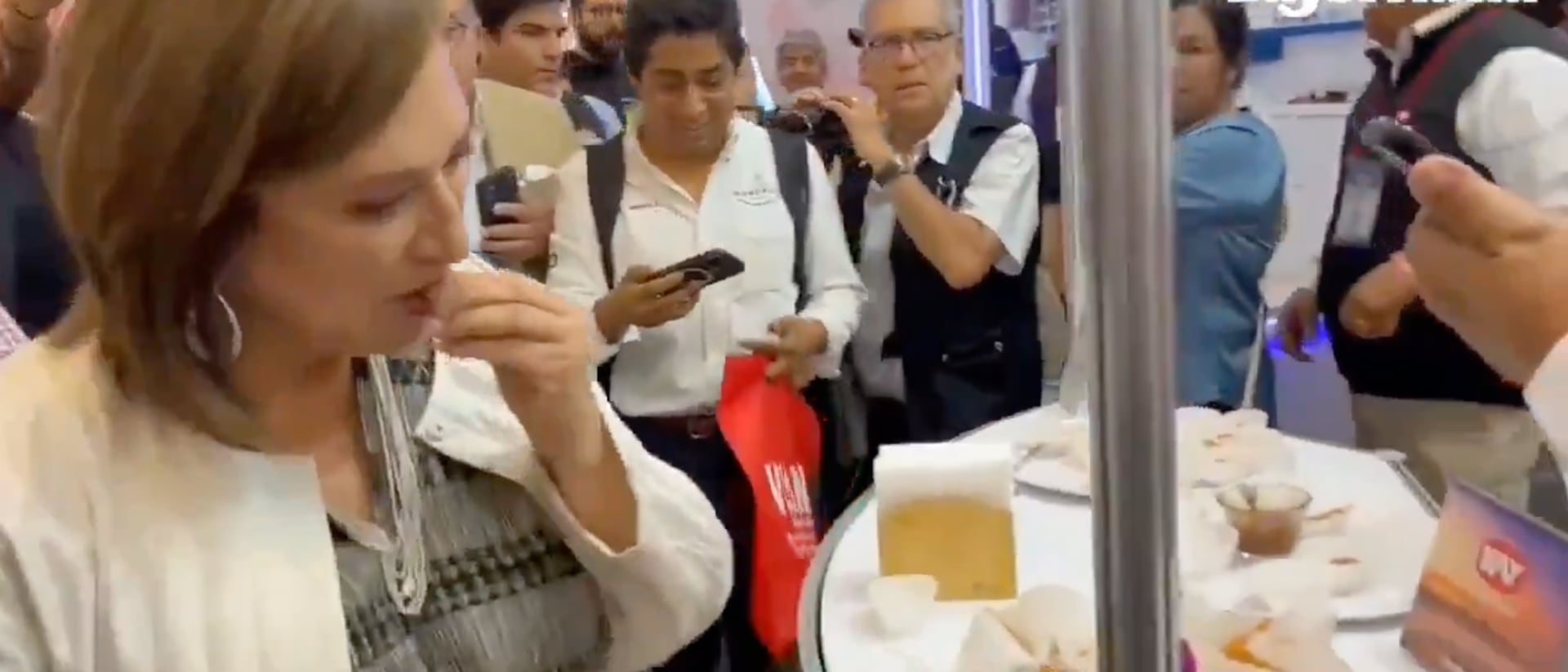 Xóchitl Gálvez volvió a pegar su chicle