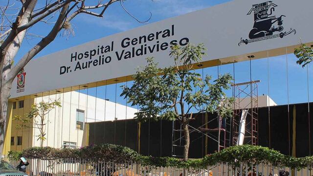 Hospital de Oaxaca coloca a recién nacido en caja de cartón