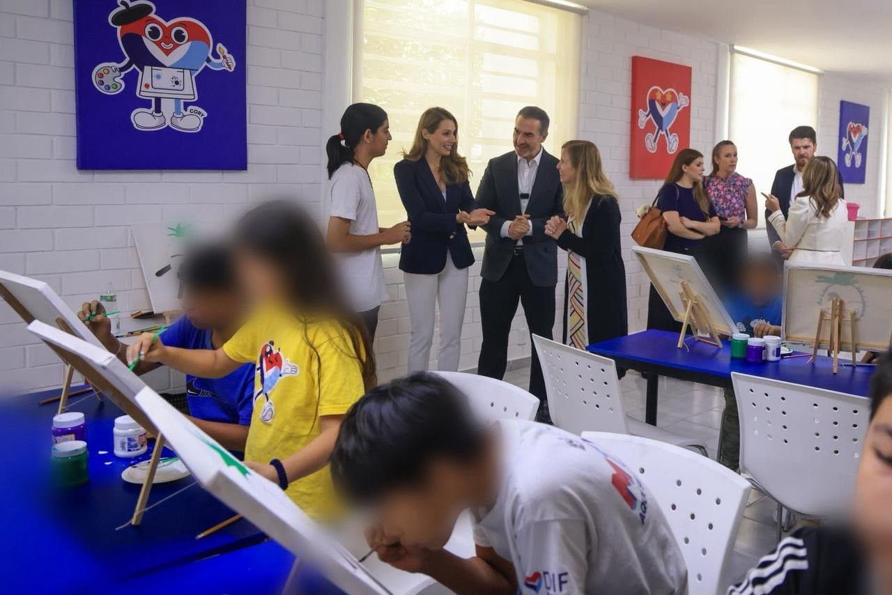 DIF Monterrey muestra a Cónsul General de Estados Unidos en Monterrey la Casa Club PAPTI.