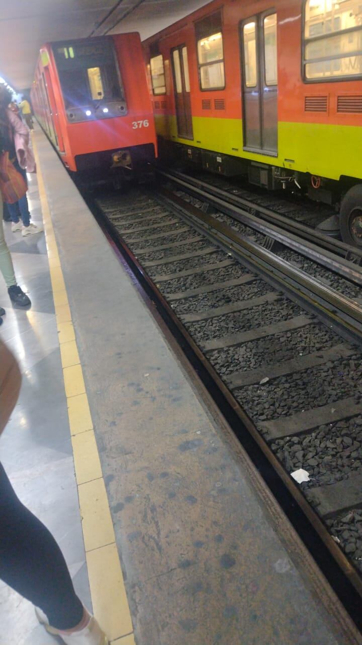 Persona se arrojó al tren en Atlalilco, Línea 8 del Metro CDMX