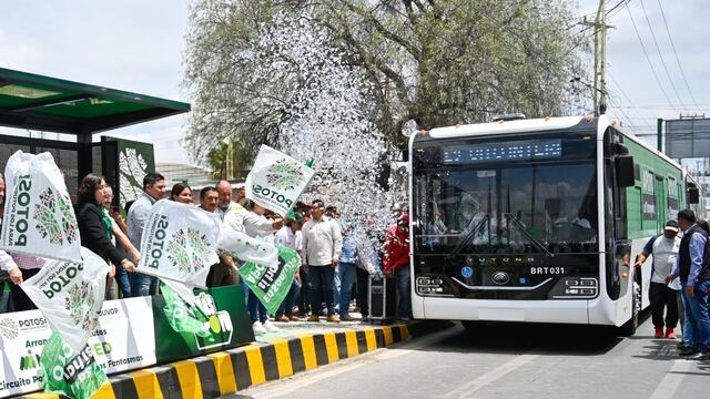 Ricardo Gallardo inaugura líneas de MetroRed