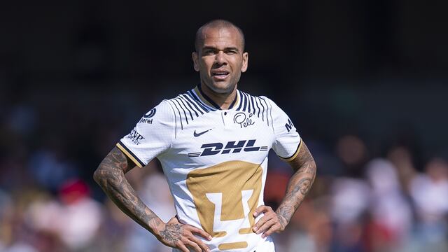 Dani Alves con Pumas