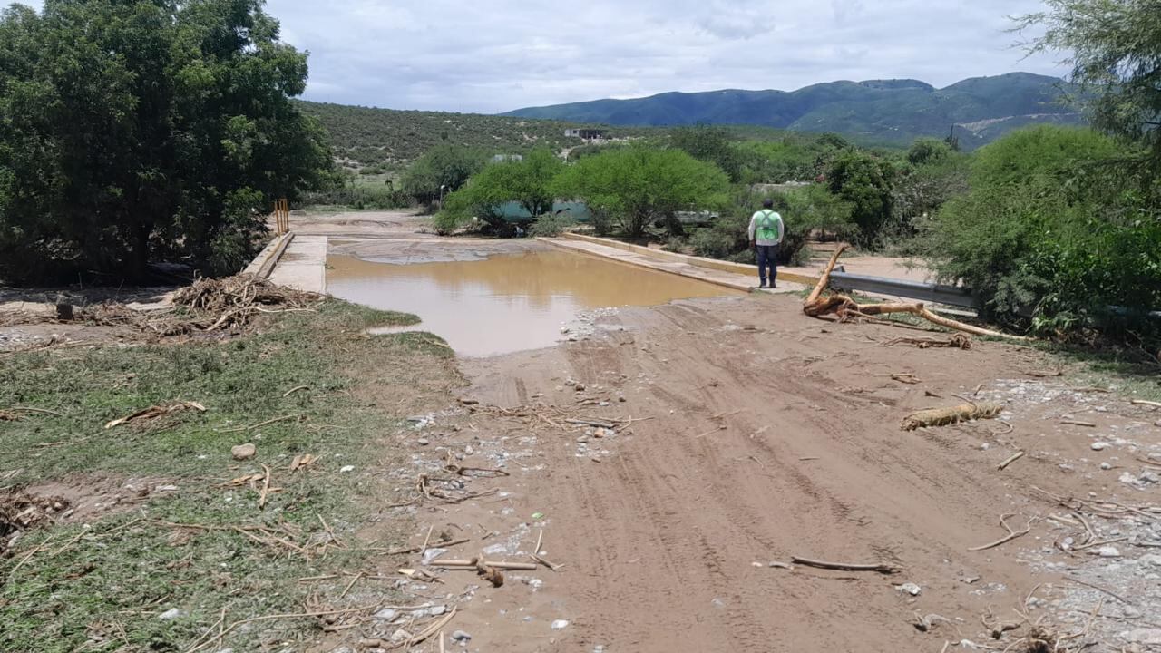 Gobierno de San Luis Potosí atiende afectaciones por lluvias en caminos del Altiplano