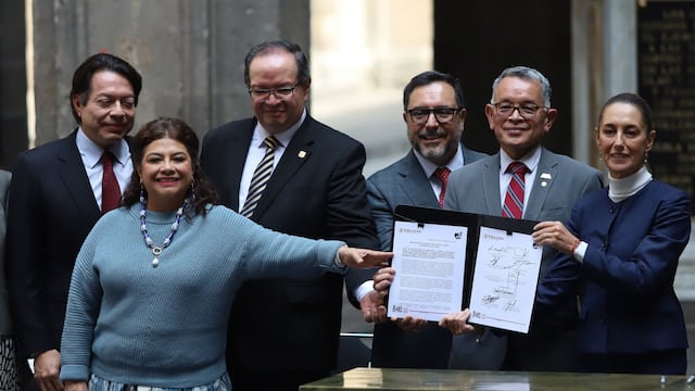 Claudia Sheinbaum, presidenta de México, en compañía de los rectores de la UNAM, IPN, UAM y el Tecnológico del Estado de México, firmaron el acuerdo para dar inicio al programa Bachillerato Nacional