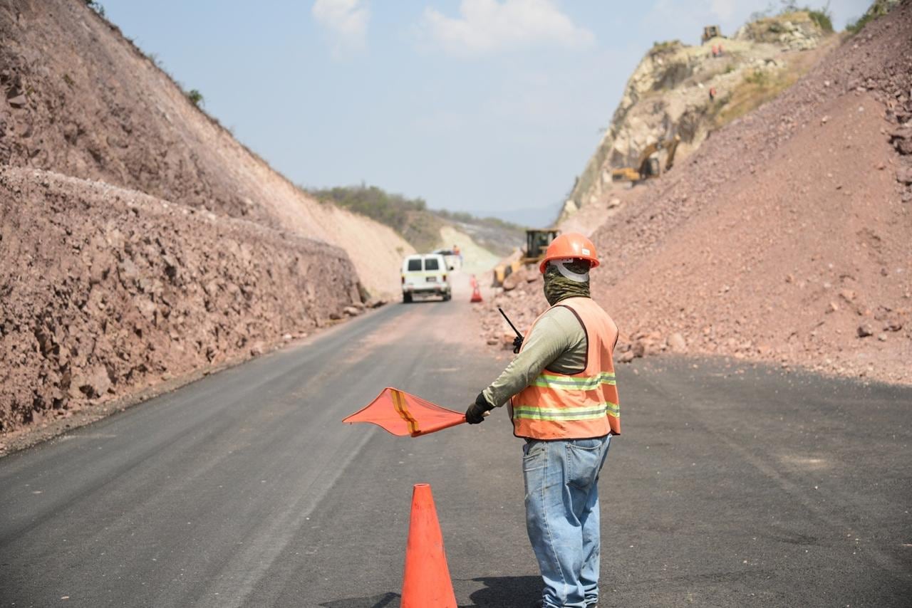 Camineros, clave para el desarrollo económico y social de México: SICT