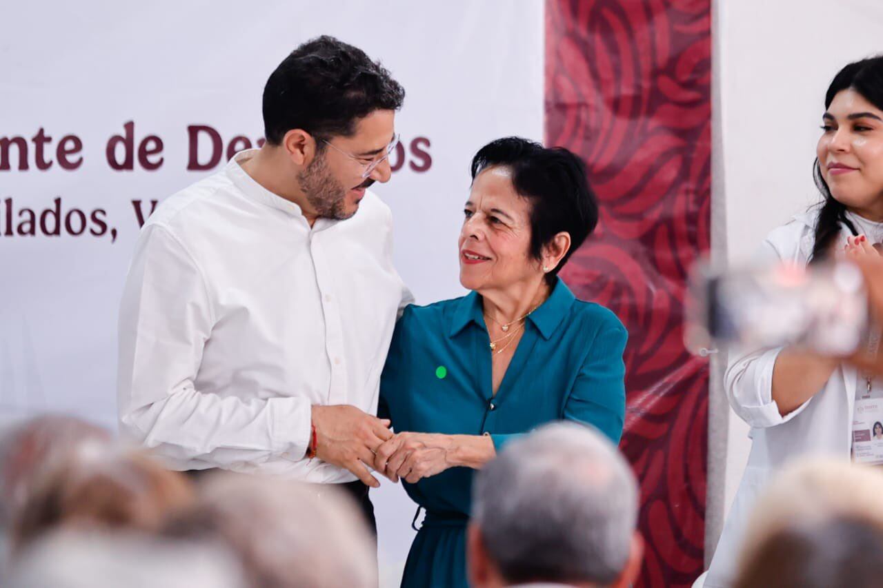 Martí Batres visita la Clínica de Medicina Familiar Heroica