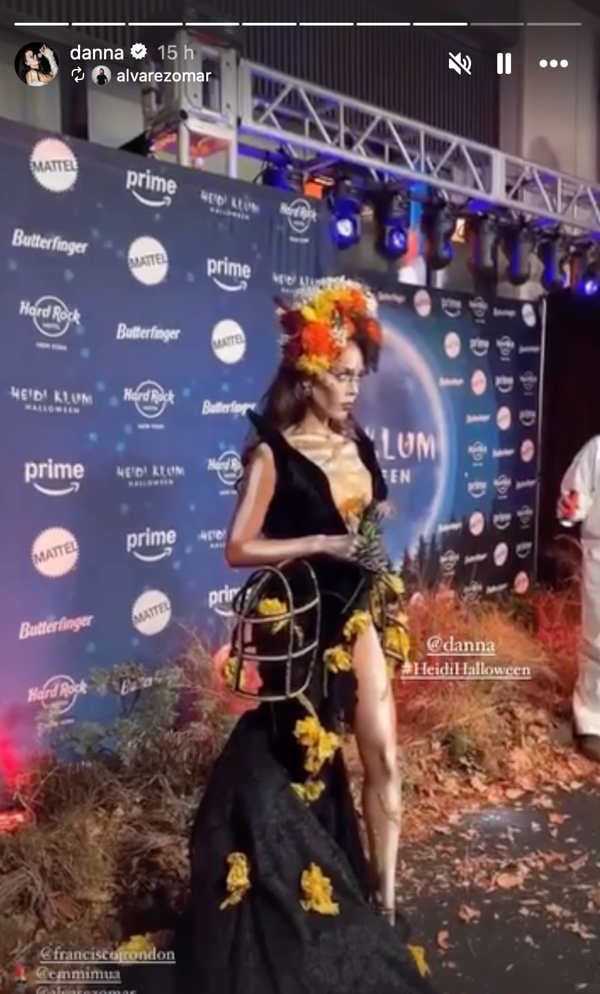 Danna Paola impresiona al ser una catrina en la fiesta de Halloween de Heidi Klum