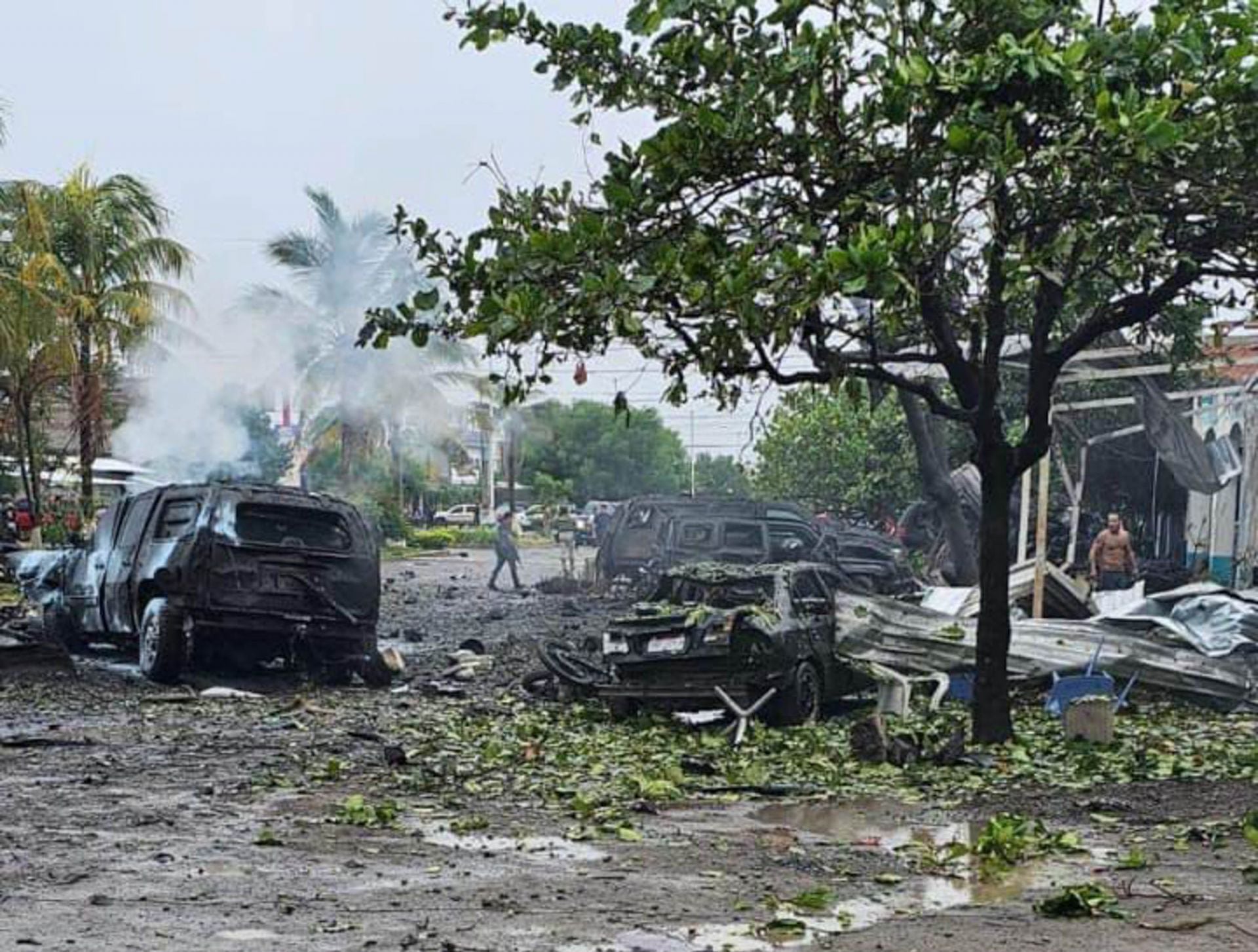 Víctimas del coche bomba en Coahuayana, Michoacán, señalan que atacar a familias y negocios sí es terrorismo