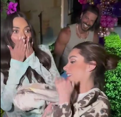 Karime Pindter le regala un gatito a Galilea Montijo