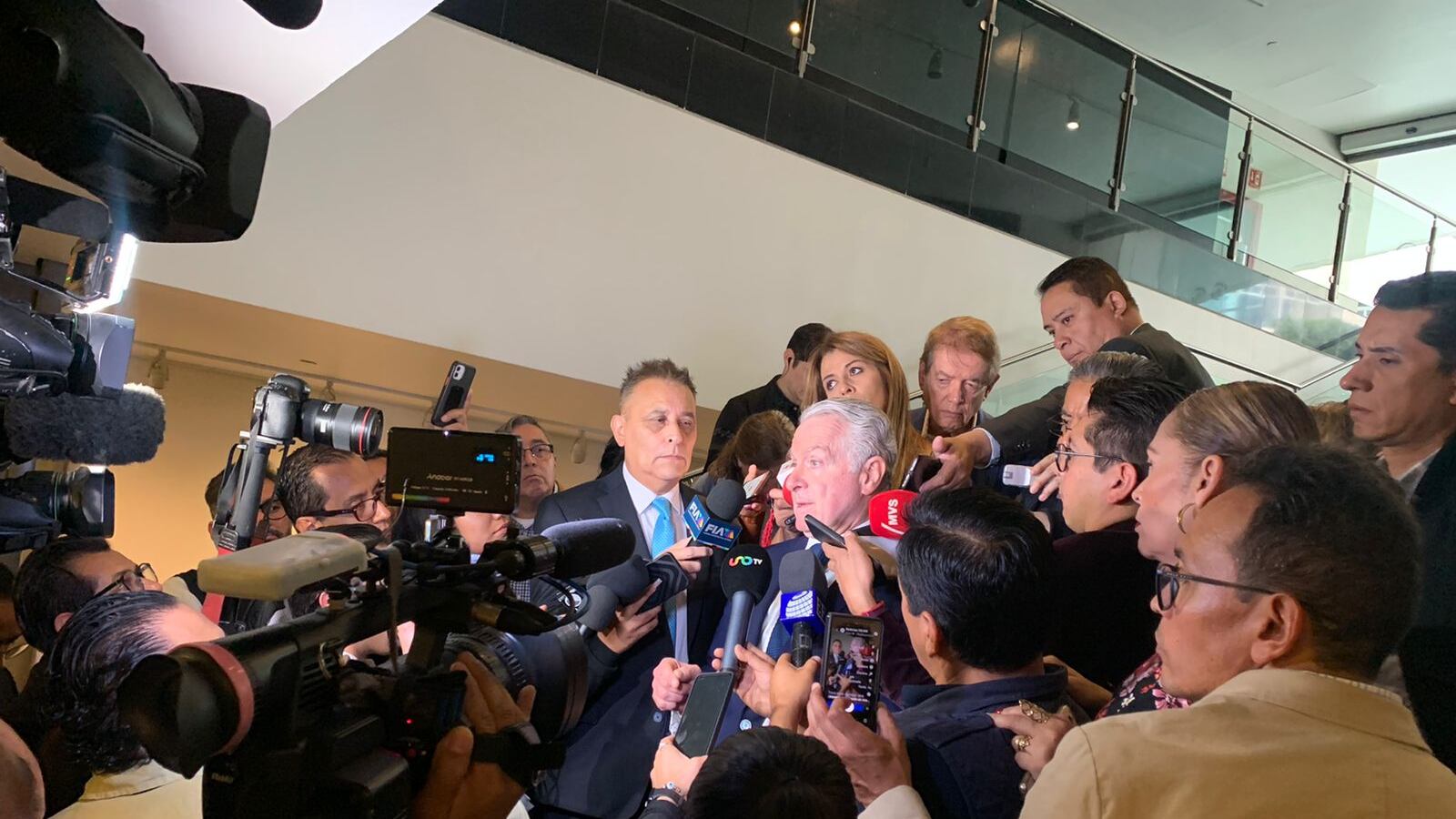 Santiago Creel no se va a dejar; amaga con demandar por daño moral