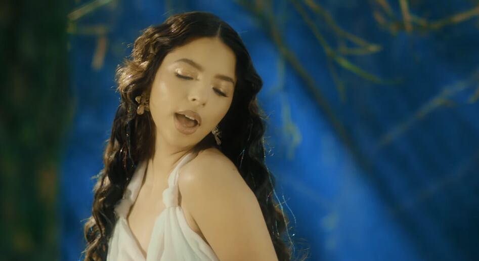 “Corazón de piedra” de Ángela Aguilar