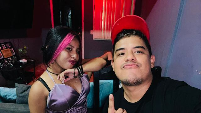 Lupita TikTok con James, su mánager.