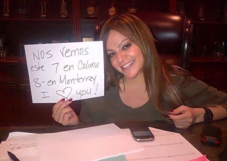 Jenni Rivera recuerda a sus seguidores sus últimos conciertos.