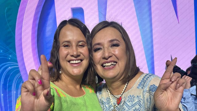 Diana Vega Gálvez y su mamá Xóchitl Gálvez