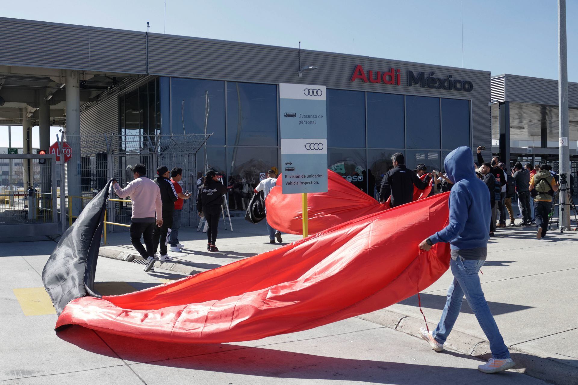 Huelga en Audi Puebla