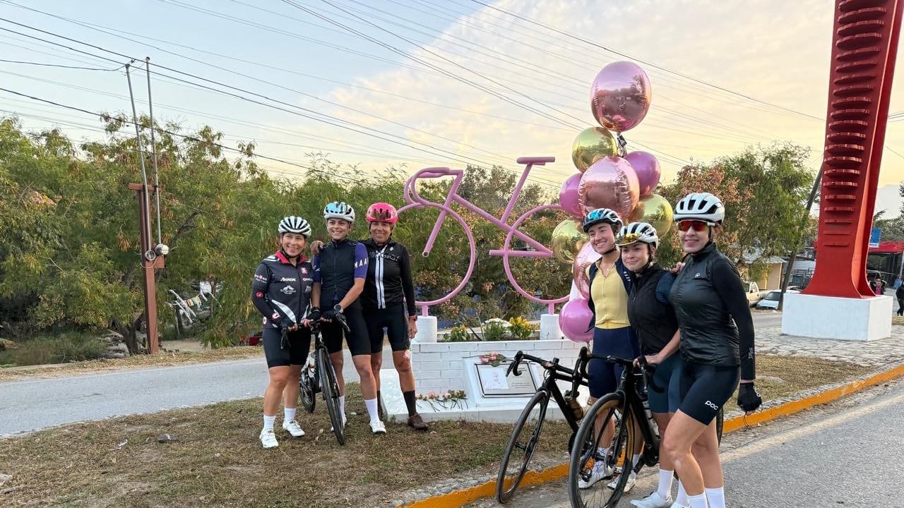 Isaac del Toro y Romina Hinojosa iluminan la Sandoval 4000 en su 10ª edición
