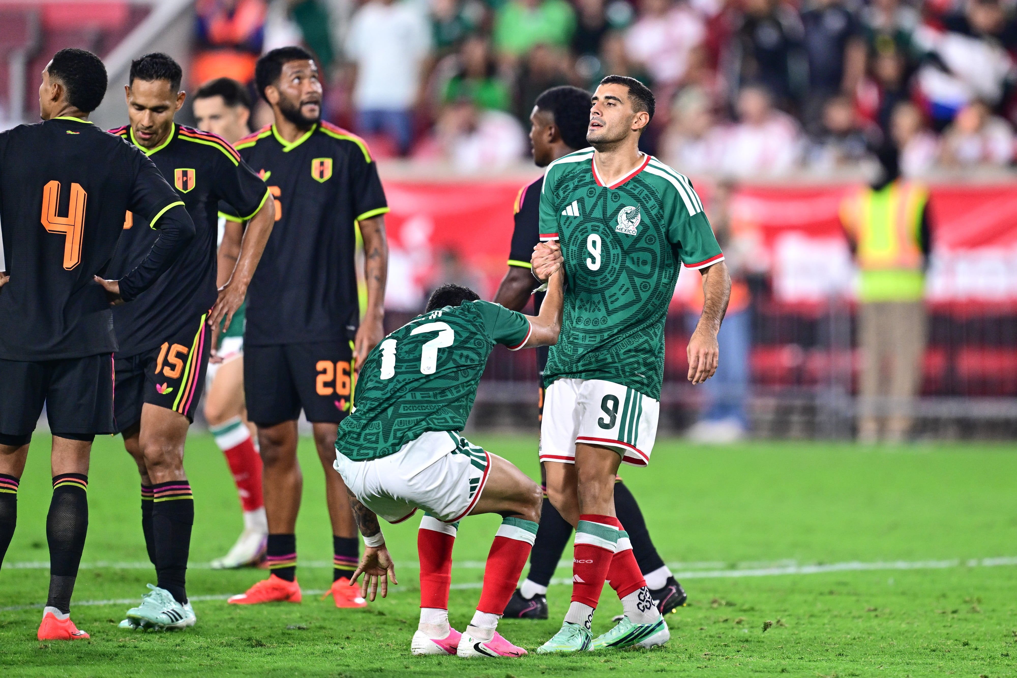 México iguala ante Perú y Rafael Márquez liga su segundo empate.