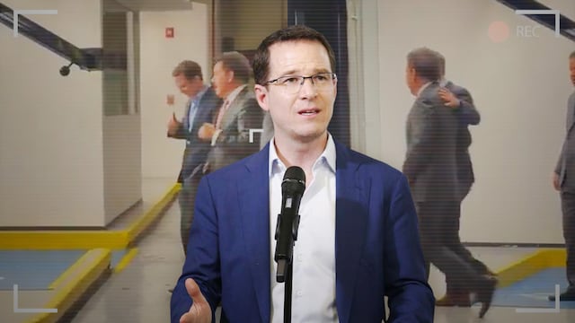 Ricardo Anaya tiene amable gesto con Ignacio Mier al llegar a Jucopo.