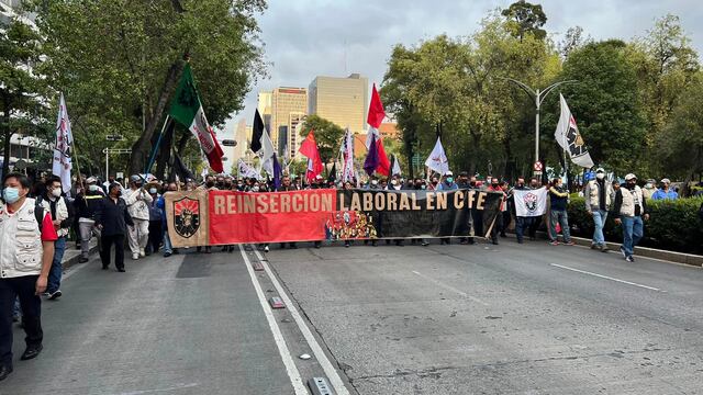 Marcha del SME al Zócalo capitalino hoy 12 de septiembre 2022 en Paseo de la Reforma/ SME