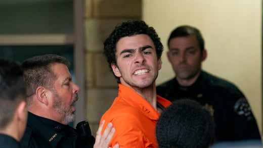 Luigi Mangione podría declararse culpable por asesinato de CEO de UnitedHealthcare
