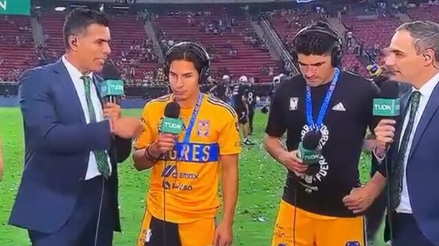 Oswaldo Sánchez y Diego Lainez.