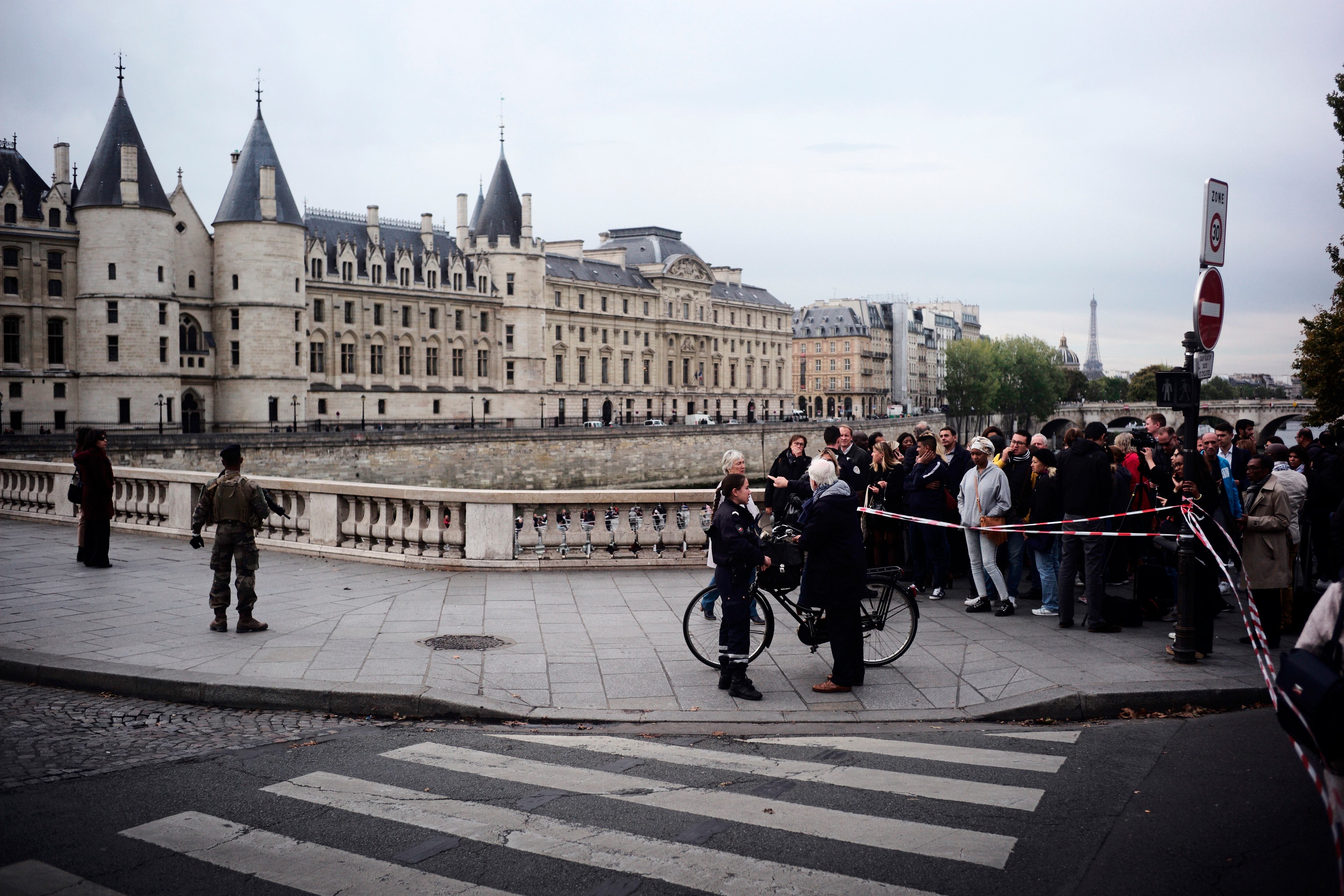 Ataque en Comisaría de París.