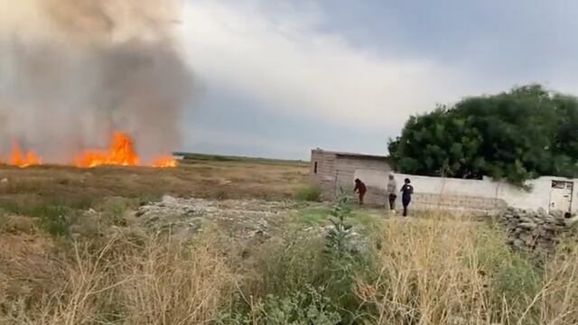 Incendio en pastizales de El Salado