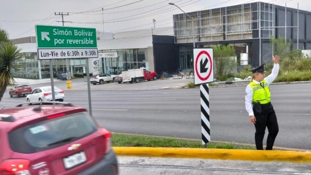 Amplían a 9 km el carril reversible en Leones para reducir tiempos de traslado en Monterrey.